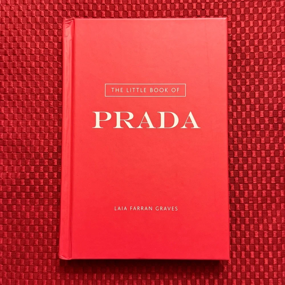 Fashion Books - Picture 5 of 10